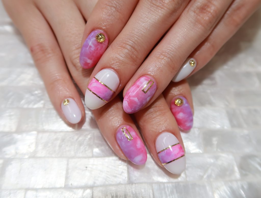 初夏らしいマーブルアート ネイルサロンnails Qoo