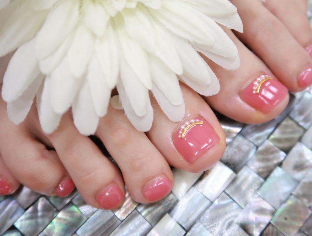 クリア感フットネイル♪｜ネイルサロンnails Qoo