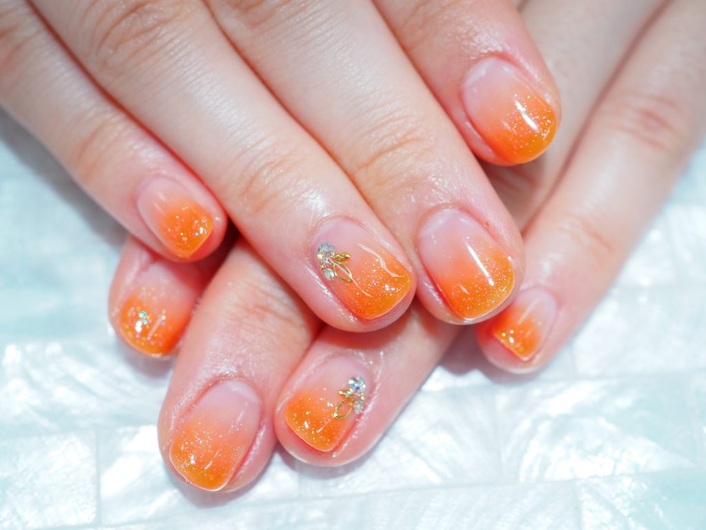 シンプルグラデーション ネイルサロンnails Qoo